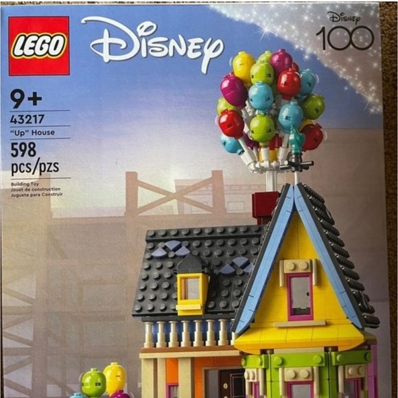 LEGO Disney Pixar UP House
Lego Set RETIRED - Picture 8 of 10